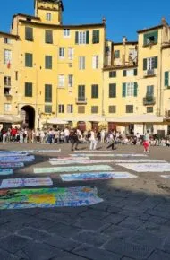 Mafalda Tour in Piazza Anfiteatro a Lucca